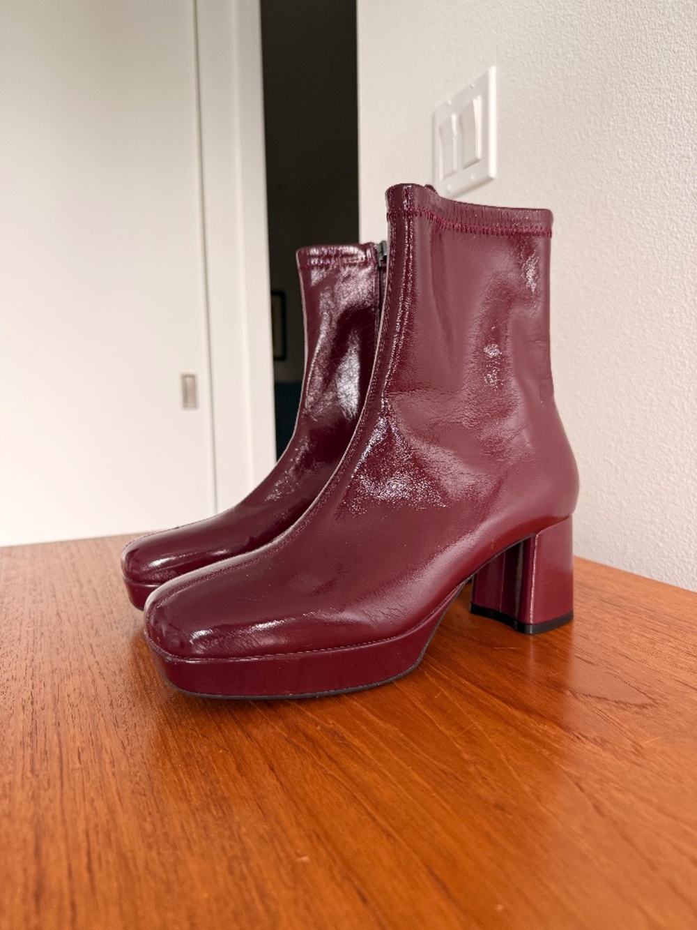 Aerosoles Sussex Burgundy Patent Platform Ankle Booties Size 9